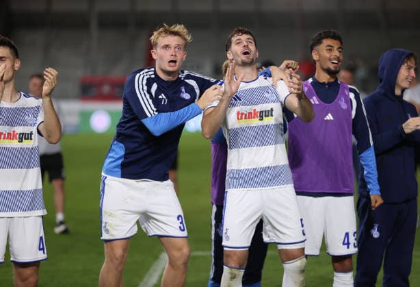 20.09.2026, Fussball 3. Liga, SV Wehen Wiesbaden - MSV Duisburg, v.l., Peter Remmert (MSV Duisburg), Tobias Fleckstein (MSV Duisburg) jubelnd bejubelt jubelt jubeln celebrate DFL DFB REGULATIONS PROHIBIT ANY USE OF PHOTOGRAPHS AS IMAGE SEQUENCES AND OR QUASI-VIDEO. xdcx Copyright: HMBxMedia Claus