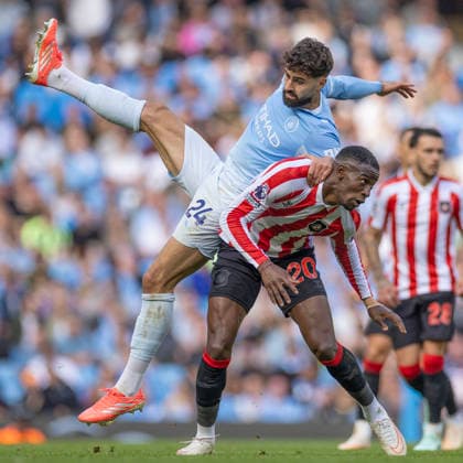 Manchester City v Sunderland - Premier League 2026 27 Josko Gvardiol 24 of Manchester City F.C. competes with Nordi Mukiele 20 of Sunderland A.F.C. during the Premier League match between Manchester City and Sunderland at the Etihad Stadium in Manchester, on September 20, 2026. Manchester Manchester United, ManU Kingdom  Copyright: xMIxNewsx originalFilename:fletcher-manchest260920_np0DF.jpg