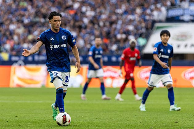 1. Bundesliga: FC Schalke 04 - SV Elversberg; 20.09.2026 Soufiane El-Faouzi (FC Schalke 04, 23) 1. Fußball Bundesliga 4.Spieltag: FC Schalke 04 - SV Elversberg; Veltins Arena, Gelsenkirchen; 20.09.2026 DFL regulations prohibit any use of photographs as image sequences and or quasi video. Copyright: xBEAUTIFULxSPORTS Buriakovx
