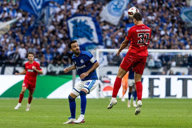 1. Bundesliga: FC Schalke 04 - SV Elversberg; 20.09.2026 Lukas Pinckert (SV Elversberg, 19), Maximilian Rohr (SV Elversberg, 31) 1. Fußball Bundesliga 4.Spieltag: FC Schalke 04 - SV Elversberg; Veltins Arena, Gelsenkirchen; 20.09.2026 DFL regulations prohibit any use of photographs as image sequences and or quasi video. Copyright: xBEAUTIFULxSPORTS Buriakovx