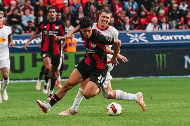 20.09.2026, xjmrgnx, Fussball 1.Bundesliga, Bayer 04 Leverkusen - RB Leipzig v.l. Zweikampf zwischen Ibrahim Maza (30, Leverkusen) und Maxime Esteve (3, Leipzig) (DFL DFB REGULATIONS PROHIBIT ANY USE OF PHOTOGRAPHS as IMAGE SEQUENCES and or QUASI-VIDEO) Leverkusen