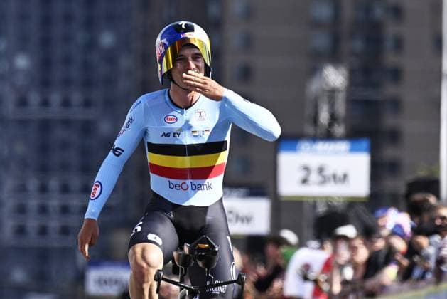 Belgian Remco Evenepoel celebrates after winning for the fourth time in a row the men s elite individual time trial race (39,2km) at the cycling UCI Road World Championship, WM, Weltmeisterschaft in Montreal, Canada, Sunday 20 September 2026. JASPERxJACOBS  x187201276x
