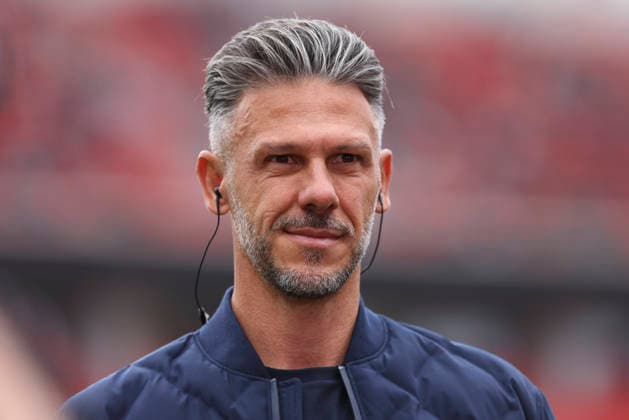 Trainer Martin Demichelis (RB Leipzig) schaut waehrend des Spiels der 1. Bundesliga zwischen Bayer 04 Leverkusen und RB Leipzig, BayArena am 20. September 2026 in Leverkusen, Deutschland. (Foto von Oliver Kaelke DeFodi Images) +++ Trainer Martin Demichelis (RB Leipzig) looks on during the Bundesliga match between Bayer 04 Leverkusen and RB Leipzig at BayArena on September 20, 2026 in Leverkusen, Germany. (Photo by Oliver Kaelke DeFodi Images) DFB DFL REGULATIONS PROHIBIT ANY USE OF PHOTOGRAPHS AS IMAGE SEQUENCES AND OR QUASI-VIDEO. (Photo by Oliver Kaelke DeFodi Images) -