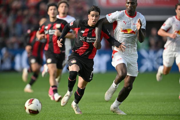 (l-r) Afonso Moreira (Bayer Leverkusen), Ezechiel Banzuzi (RB Leipzig) Aktion, Zweikampf. Fussball 1. Bundesliga, 4.Spieltag, Bayer 04 Leverkusen - RB Leipzig, am 20.09.2026 in Leverkusen Deutschland. DFL regulations prohibit any use of photographs as image sequences and or quasi-video Ã‚Â