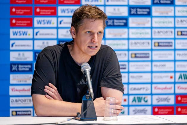 Düsseldorf, 20.09.2026, Handball, Herren, Opel Bundesliga, 5. Spieltag, 2026 2027: Bergische HC Füchse Berlin Nicolej Krickau (Trainer Füchse Berlin) bei der Pressekonferenz nachdem Spiel