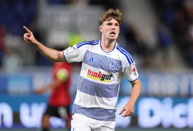 20.09.2026, Fussball 3. Liga, SV Wehen Wiesbaden - MSV Duisburg, v.l., Torjubel zum 0:3 durch Frederik Christensen (MSV Duisburg), Goal celebration, celebrate the goal DFL DFB REGULATIONS PROHIBIT ANY USE OF PHOTOGRAPHS AS IMAGE SEQUENCES AND OR QUASI-VIDEO. xdcx Copyright: HMBxMedia Claus
