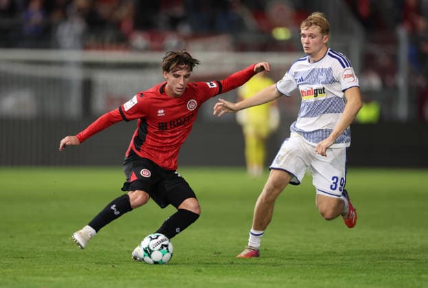 20.09.2026, Fussball 3. Liga, SV Wehen Wiesbaden - MSV Duisburg, v.l., DFL DFB REGULATIONS PROHIBIT ANY USE OF PHOTOGRAPHS AS IMAGE SEQUENCES AND OR QUASI-VIDEO. xdcx Copyright: HMBxMedia Claus