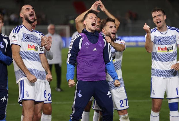 20.09.2026, Fussball 3. Liga, SV Wehen Wiesbaden - MSV Duisburg, v.l., Conor Noß (MSV Duisburg) jubelnd bejubelt jubelt jubeln celebrate DFL DFB REGULATIONS PROHIBIT ANY USE OF PHOTOGRAPHS AS IMAGE SEQUENCES AND OR QUASI-VIDEO. xdcx Copyright: HMBxMedia Claus