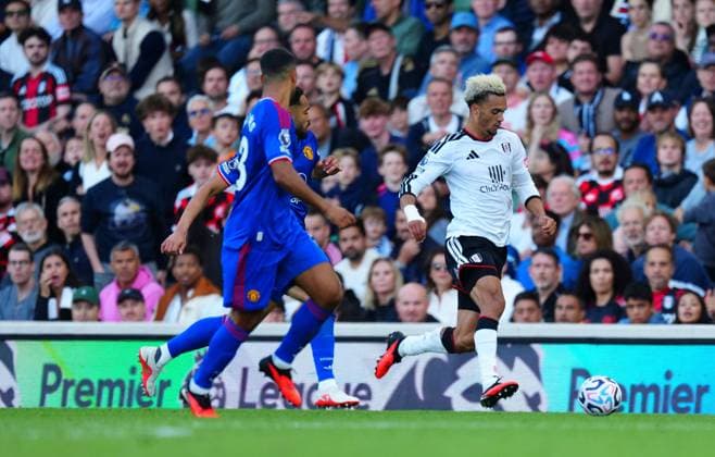 Antonee Robinson of Fulham Fulham v Manchester United, ManU Premier League, Football, Craven Cottage, London, UK - 20 Sep 2026London Craven Cottage United Kingdom EDITORIAL USE ONLY No use with unauthorised audio, video, data, fixture lists, club league logos or live services. Online in-match use limited to 120 images, no video emulation. No use in betting, games or single club league player publications. Copyright: xJavierxGarcia Shutterstockx 17160117ee