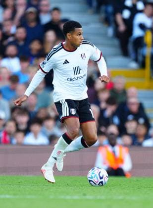 Shea Charles of Fulham Fulham v Manchester United, ManU Premier League, Football, Craven Cottage, London, UK - 20 Sep 2026London Craven Cottage United Kingdom EDITORIAL USE ONLY No use with unauthorised audio, video, data, fixture lists, club league logos or live services. Online in-match use limited to 120 images, no video emulation. No use in betting, games or single club league player publications. Copyright: xJavierxGarcia Shutterstockx 17160117eg