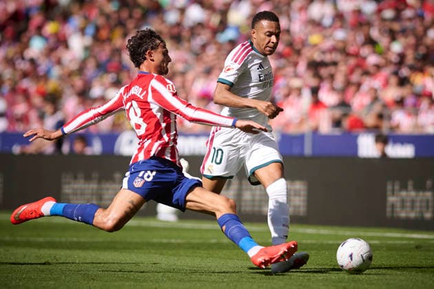 ATLETICO DE MADRID v REAL MADRID. LA LIGA 2026 2027. ROUND 7. Atletico de Madrid™s Marc Pubill (l) and Real Madrid CF™s Kylian Mbappe during La Liga match. September 20 ,2026. (ALTERPHOTOS Ropero) MadridSpain  Copyright: xRoperox