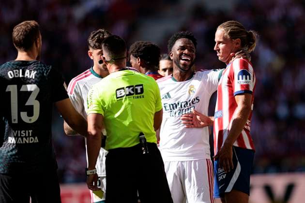LaLiga EA SPORTS 2026 2027 - Atletico de Madrid and Real Madrid CF: Madrid, Spain - 20 Sep 2026 Vinicius Junior (Real Madrid CF) and Marcos Llorente (Atletico de Madrid) seen in action during LaLiga EA SPORTS 2026 2027 game between teams of Atletico de Madrid and Real Madrid CF. Final Score: Atletico de Madrid 2-1 Real Madrid CF. Madrid Spain Copyright: xMaciejxRogowskix xSOPAxImagesx Maciej-Rogowski-1452389