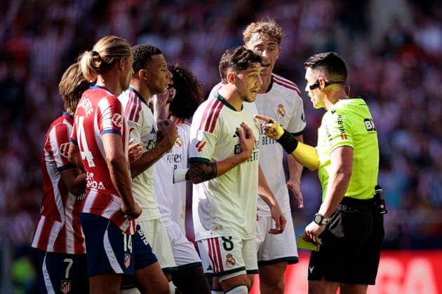 LaLiga EA SPORTS 2026 2027 - Atletico de Madrid and Real Madrid CF: Madrid, Spain - 20 Sep 2026 Players of both teams and referee Miguel Angel Ortiz Arias seen in action during LaLiga EA SPORTS 2026 2027 game between teams of Atletico de Madrid and Real Madrid CF. Final Score: Atletico de Madrid 2-1 Real Madrid CF. Madrid Spain Copyright: xMaciejxRogowskix xSOPAxImagesx Maciej-Rogowski-1452390