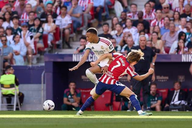 LaLiga EA SPORTS 2026 2027 - Atletico Madrid and Real Madrid CF in Madrid, Spain - 20 Sep 2026 Kylian Mbappe (Real Madrid CF) and Lee Kang-In (Atletico Madrid) are seen in action during the LaLiga EA SPORTS 2026 2027 match between Atletico Madrid and Real Madrid CF. Final score: Atletico Madrid 2-1 Real Madrid CF. Madrid Spain Copyright: xFedericoxTitonex xSOPAxImagesx Federico-Titone-1452343