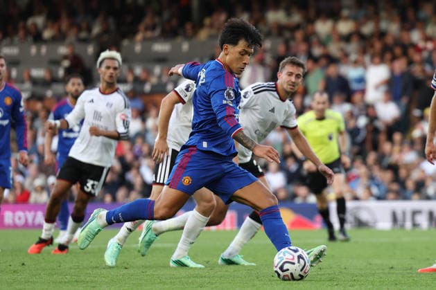 Fulham v Manchester United, ManU - Premier League 2026 27 Lisandro Martinez of Manchester United attempts to score during the Premier League match between Fulham and Manchester United at Craven Cottage in London, on September 20, 2026. London Greater London United Kingdom  Copyright: xMIxNewsx originalFilename:fletcher-fulhamvs260920_npdfn.jpg