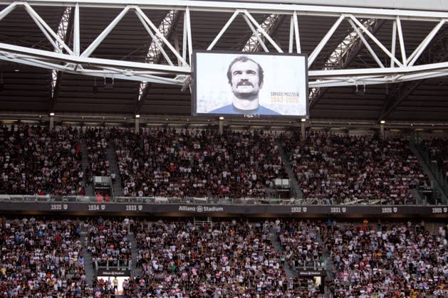 2026-09-20 Juventus v Atalanta BC - Serie A TURIN, ITALY - SEPTEMBER 20: a minute of silence for Sandro Mazzola during the Serie A match between Juventus and Atalanta BC at Juventus Stadium on September 20, 2026 in Turin, Italy. (Photo by Nderim Kaceli BSR Agency) Turin Italy Content not available for redistribution in The Netherlands directly or indirectly through any third parties. Copyright: xBSRxAgencyx