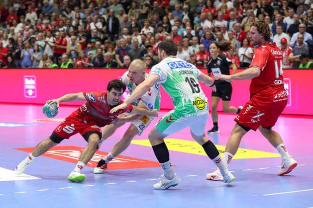 20.09.2026, xgox, Handball - Opel HBL MT Melsungen - SC Magdeburg emspor, v.l. Erik Balenciaga (Melsungen, 6), Magnus Saugstrup (Magdeburg, 23) Zweikampf, Duell, Kampf, tackle Kassel