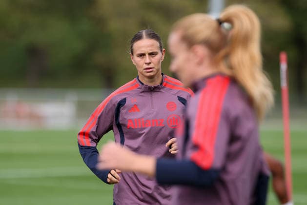 Klara Buehl (FC Bayern Muenchen, 17), GER, FC Bayern Muenchen Frauen Abschlusstraining, Fussball, UEFA Womens Champions League, Saison 2026 2027, 21.09.2026, GER, FC Bayern Muenchen Frauen Abschlusstraining, Fussball, UEFA Womens Champions League, Saison 2026 2027, 21.09.2026 Muenchen Copyright: xEibner-Pressefoto JennixMaulx EP_JML