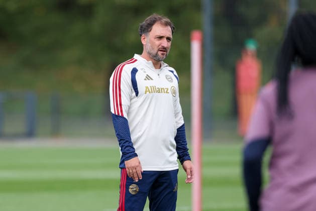 Jose Barcala (FC Bayern Muenchen, Chef-Trainer), GER, FC Bayern Muenchen Frauen Abschlusstraining, Fussball, UEFA Womens Champions League, Saison 2026 2027, 21.09.2026, GER, FC Bayern Muenchen Frauen Abschlusstraining, Fussball, UEFA Womens Champions League, Saison 2026 2027, 21.09.2026 Muenchen Copyright: xEibner-Pressefoto JennixMaulx EP_JML
