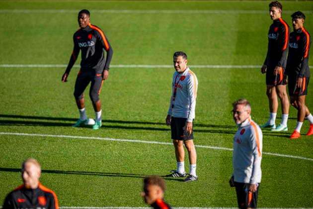 ZEIST - Nederland national coach Xavi Hernandez among the players during the UEFA Nations League training ahead of the match against Duitsland at KNVB Campus on 21 September 2026 in Zeist, Nederland. (Photo by DeFodi Images) -