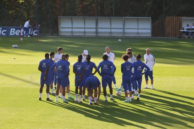 Entrainement Equipe de France PHOTOPQR VOIX DU NORD STEPHANE MORTAGNE ; 21 09 2026 ; CLAIREFONTAINE EN YVELINES, NO DAM, le 21 0 2026, Football, Equipe de France de France avec comme selectionneur Zinedine Zidane VOIX DU NORD France s head coach Zinedine Zidane takes part in a training session in Clairefontaine-en-Yvelines outside Paris, on September 21, 2026. NORD France  Copyright: xPHOTOPQR VOIXxDUxNORD MAXPPPxSTEPHANExMORTAGNEx 20260921VDN6612 20260921VDN6612