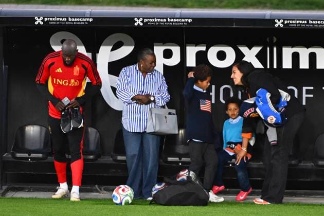 Italy v Belgium - UEFA Nations League 2026 Media Activities 21 09 2026 TUBIZE, BELGIUM - SEPTEMBER 21 : Lukaku Romelu forward of Belgium and his children pictured during a training session ahead of the UEFA Nations League tournament league phase matchday 1 group A1 match between Italy and Belgium on September 21, 2026 in Tubize, Belgium, 21 09 2026 Tubize Belgium  Copyright: xVincentxKalutx