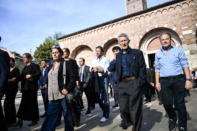 The Funeral Of Sandro Mazzola In Milan The family of Italian footballer Sandro Mazzola is carried outside the Basilica of Sant Ambrogio in Milan, on September 21, 2026, following a funeral service. Milano Italy Italy  Copyright: xTizianoxBallabiox originalFilename:ballabio-thefuner260921_npBlh.jpg