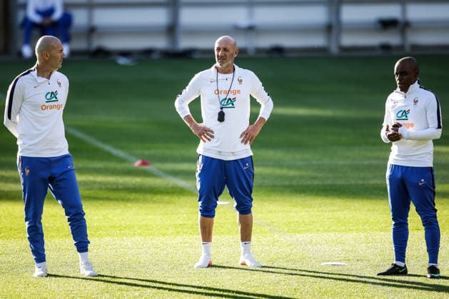 September 21, 2026, Clairefontaine-En-Yvelines, France, France: Zinedine ZIDANE of France, Fabien BARTHEZ of France and Hamidou MSAIDIE of France during a French team training session at Centre National du Football on September 21, 2026 in Clairefontaine-en-Yvelines near Paris, France. Clairefontaine-En-Yvelines France - ZUMAm308 20260921_zsp_m308_051 Copyright: xMatthieuxMirvillex
