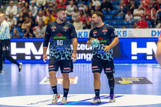 HBL Pokal, 2. Runde, Kassel, MT Melsungen vs. Rhein-Neckar Loewen, Rothenbach-Halle Kassel; 22.09.2026 HBL Pokal, 2. Runde, Kassel, Germany - 22.09.2026: Jannik Kohlbacher (Rhein-Neckar Löwen, 80) und Dani Baijens (Rhein-Neckar Löwen, 77), Handball Bundesliga, Spiel der MT Melsungen vs. Rhein-Neckar Loewen, Rothenbach-Halle Kassel Copyright: xBEAUTIFULxSPORTS Freudensteinx