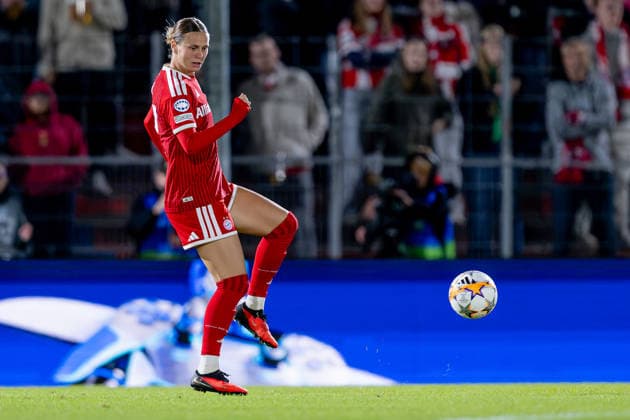 Klara Buehl (FC Bayern Muenchen Frauen, 17) GER, FC Bayern Muenchen Frauen vs. Manchester City WFC, UEFA Womans Champions League, Ligaphase, 1. Spieltag, Spielzeit 2026 2027, 22.09.2026 (DFL DFB REGULATIONS PROHIBIT ANY USE OF PHOTOGRAPHS as IMAGE SEQUENCES and or QUASI-VIDEO). Foto: HMB Media Heike Feiner Copyright: HMBxMedia HeikexFeiner