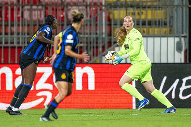 260922 Goalkeeper Hanna Karlsson of Häcken during the Women s Champions League football match between Inter and Häcken on September 22, 2026 in Monza. Photo: Carl Sandin BILDBYRAN kod CS CS0982 fotboll football soccer fotball uefa womens champions league inter häcken dam bbeng Copyright: CARLxSANDIN BB260922CS084