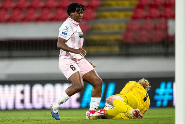260922 Joy Omewa of Häcken during the Women s Champions League football match between Inter and Häcken on September 22, 2026 in Monza. Photo: Carl Sandin BILDBYRAN kod CS CS0982 fotboll football soccer fotball uefa womens champions league inter häcken dam bbeng Copyright: CARLxSANDIN BB260922CS085