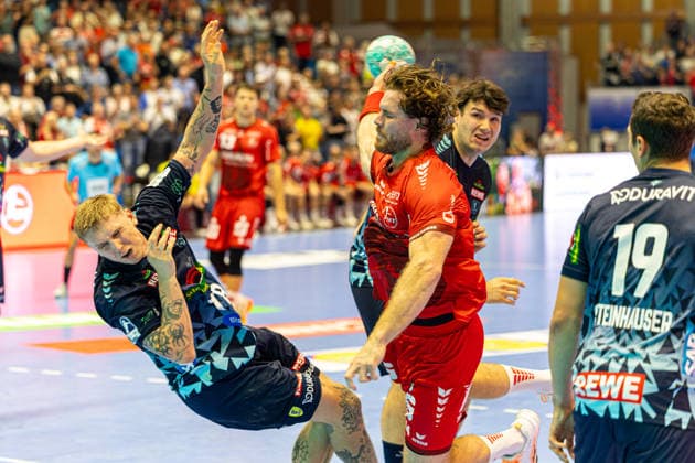 HBL Pokal, 2. Runde, Kassel, MT Melsungen vs. Rhein-Neckar Loewen, Rothenbach-Halle Kassel; 22.09.2026 HBL Pokal, 2. Runde, Kassel, Germany - 22.09.2026: Johannes Golla (MT Melsungen, 14) am Ball, Handball Bundesliga, Spiel der MT Melsungen vs. Rhein-Neckar Loewen, Rothenbach-Halle Kassel Copyright: xBEAUTIFULxSPORTS Freudensteinx