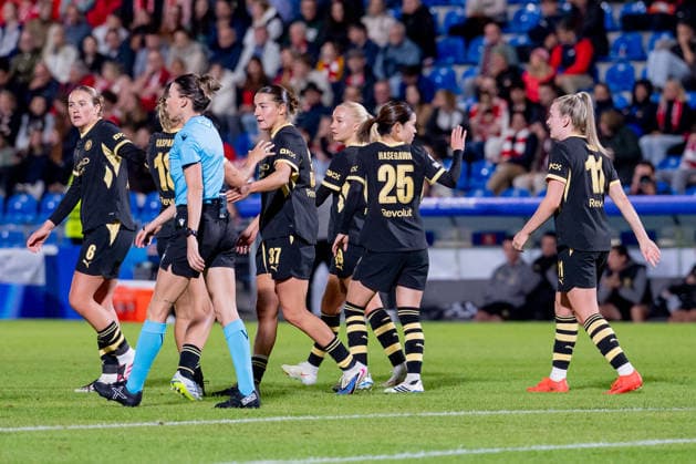 Die Spielerinnen von Manchester bejubeln das Tor von Carlotta Wamser (Manchester City WFC, 37) zum 2:2 - Ausgleich GER, FC Bayern Muenchen Frauen vs. Manchester City WFC, UEFA Womans Champions League, Ligaphase, 1. Spieltag, Spielzeit 2026 2027, 22.09.2026 (DFL DFB REGULATIONS PROHIBIT ANY USE OF PHOTOGRAPHS as IMAGE SEQUENCES and or QUASI-VIDEO). Foto: HMB Media Franz Feiner Copyright: HMBxMedia FranzxFeiner