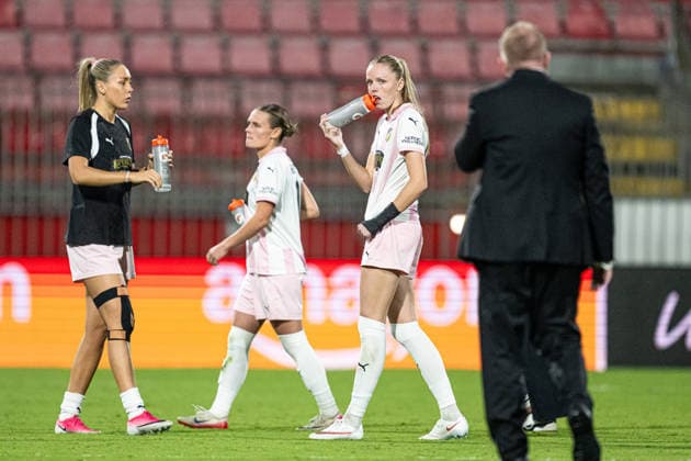 260922 Thelma Palmadottir of Häcken looks dejected after the Women s Champions League football match between Inter and Häcken on September 22, 2026 in Monza. Photo: Carl Sandin BILDBYRAN kod CS CS0982 fotboll football soccer fotball uefa womens champions league inter häcken dam bbeng depp Copyright: CARLxSANDIN BB260922CS089