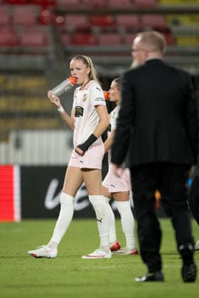 260922 Thelma Palmadottir of Häcken looks dejected after the Women s Champions League football match between Inter and Häcken on September 22, 2026 in Monza. Photo: Carl Sandin BILDBYRAN kod CS CS0982 fotboll football soccer fotball uefa womens champions league inter häcken dam bbeng fotboll football soccer fotball uefa womens champions league inter häcken dam bbeng depp Copyright: CARLxSANDIN BB260922CS091