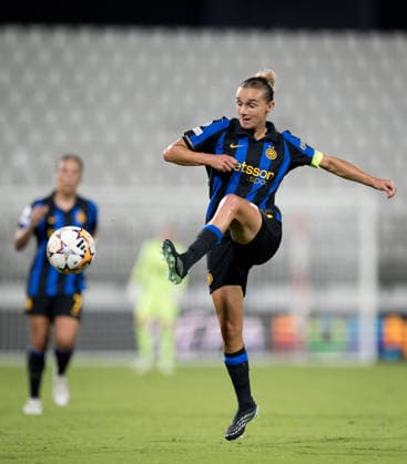 260922 Lina Magull of Inter during the Women s Champions League football match between Inter and Häcken on September 22, 2026 in Monza. Photo: Carl Sandin BILDBYRAN kod CS CS0982 fotboll football soccer fotball uefa womens champions league inter häcken dam bbeng fotboll football soccer fotball uefa womens champions league inter häcken dam bbeng Copyright: CARLxSANDIN BB260922CS103