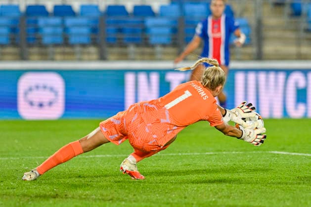September 22, 2026, Madrid, Madrid, Spain: 1 MERLE FROHMS of Real Madrid CF Femenino in action during the Women s Champions League match between REAL MADRID FEMENINO and PARIS SAINT-GERMAIN FC, held on September 22, 2026, in Valdebebas, Madrid, Spain. The Women s Champions League Match REAL MADRID - PARIS SAINT-GERMAIN FC (22.09.26)  - ZUMAc312 20260922_zsp_c312_045 Copyright: xOscarxManuelxSanchezx
