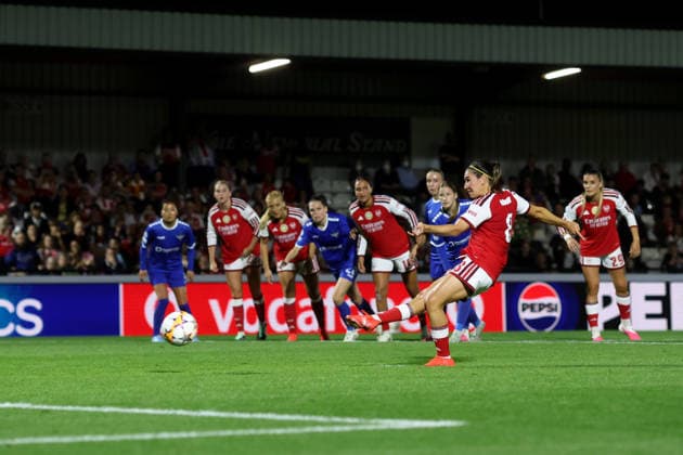 Arsenal v HB Koge Women 22 September 2026, Borehamwood - UEFA Women™s Champions League - Arsenal v HB Koge Women - Mariona Caldentey of Arsenal scores the winning goal from the penalty spot - Photo: Charlotte Wilson Offside. Borehamwood UK Copyright: xCharlottexWilsonx xOffsidexOffside