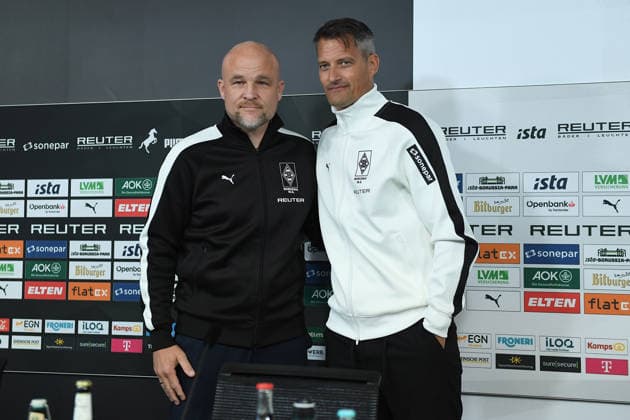 Vorstellung von Alexander Blessin als neuer Cheftrainer von Borussia Mönchengladbach am 23.09.2026 im ista-Borussia-Park in Mönchengladbach Rouven Schröder ( Head of Sports Mönchengladbach ), links - Alexander Blessin ( Trainer Cheftrainer Mönchengladbach ), rechts