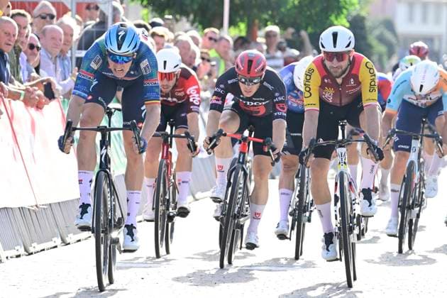 Omloop van het Houtland 2026 Cycling Race LICHTERVELDE, BELGIUM - SEPTEMBER 23 : Merlier Tim (BEL) of Soudal Quick-Step wins the sprint , second place for Aniolkowski Stanislaw (POL) of Cofidis during the 80th edition of Omloop van het Houtland an UCI Class 1.1 one day cycling road race for Men Elite of 190 km with start in Zedelgem and finish in Lichtervelde on September 23, 2026 in Lichtervelde, Belgium, 23 09 2026 Lichtervelde Belgium  Copyright: xJanxDexMeuleneirx