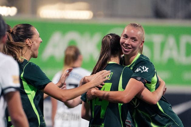Deutschland: Fussball UEFA Women s Europa Cup 2026 2027, 2. Qualifikationsrunde, Hinspiel - VfL Wolfsburg vs SK Sturm Graz - AOK Stadion (Wolfsburg): Tor und Torjubel zum Smilla Vallotto (VfL Wolfsburg Women, 14) Ella Peddemors (VfL Wolfsburg Women, 5) Copyright: xAymanxAlahmedx