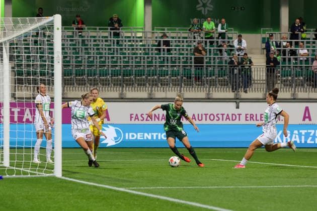 23.09.2026, xgrfx, Fussball UEFA Womens Europa Cup , VfL Wolfsburg - SK Sturm Graz v.l. Tor, Svenja Huth zum 4:0 (VfL Wolfsburg) AOK Stadion