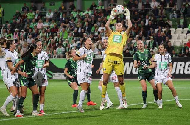Sarah-Lisa Duebel (SK Sturm Graz) Fussball, Frauen, Saison 2026 2027, UEFA, Womens Europa Cup Qualifikation, 2.Runde, AOK stadion Wolfsburg, VfL Wolfburg gegen Sturm Graz