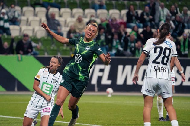 Deutschland: Fussball UEFA Women s Europa Cup 2026 2027, 2. Qualifikationsrunde, Hinspiel - VfL Wolfsburg vs SK Sturm Graz - AOK Stadion (Wolfsburg): Tor und Torjubel zum Lena Lattwein (VfL Wolfsburg Women, 8) Copyright: xAymanxAlahmedx