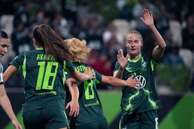 Deutschland: Fussball UEFA Women s Europa Cup 2026 2027, 2. Qualifikationsrunde, Hinspiel - VfL Wolfsburg vs SK Sturm Graz - AOK Stadion (Wolfsburg): Tor und Torjubel zum Lena Lattwein (VfL Wolfsburg Women, 8) Copyright: xAymanxAlahmedx