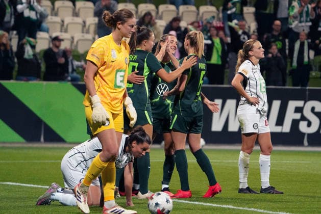Deutschland: Fussball UEFA Women s Europa Cup 2026 2027, 2. Qualifikationsrunde, Hinspiel - VfL Wolfsburg vs SK Sturm Graz - AOK Stadion (Wolfsburg): Tor und Torjubel zum Lena Lattwein (VfL Wolfsburg Women, 8) Copyright: xAymanxAlahmedx
