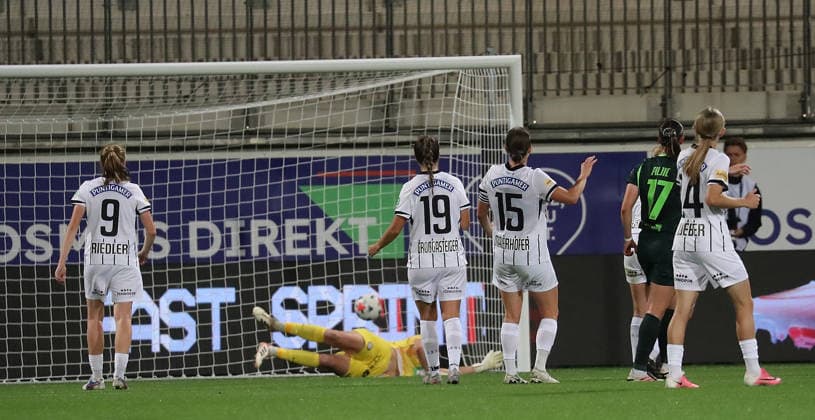 Hier erzielt 17 Katharina Piljic (VfL Wolfsburg) das Tor zum 5-1 Fussball, Frauen, Saison 2026 2027, UEFA, Womens Europa Cup Qualifikation, 2.Runde, AOK stadion Wolfsburg, VfL Wolfburg gegen Sturm Graz