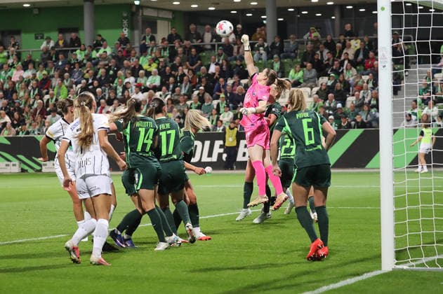 Stina Johannes (VfL Wolfsburg) Fussball, Frauen, Saison 2026 2027, UEFA, Womens Europa Cup Qualifikation, 2.Runde, AOK stadion Wolfsburg, VfL Wolfburg gegen Sturm Graz, 6-1