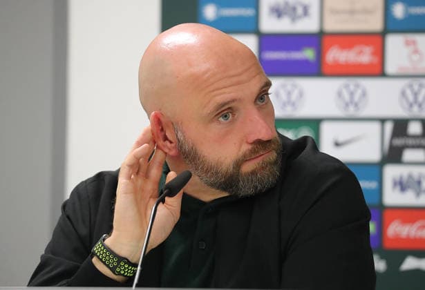 Cheftrainer Stephan Lerch (VfL Wolfsburg) in der Pressekonferenz nach dem Spiel Fussball, Frauen, Saison 2026 2027, UEFA, Womens Europa Cup Qualifikation, 2.Runde, AOK stadion Wolfsburg, VfL Wolfburg gegen Sturm Graz, 6-1